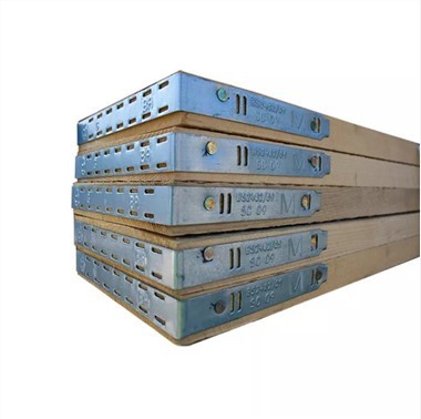 پرتدار سکیفولڈ تختے۔